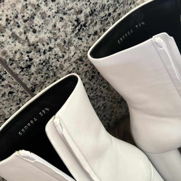 Balenciaga Logo Boots - Picture 9 of 16